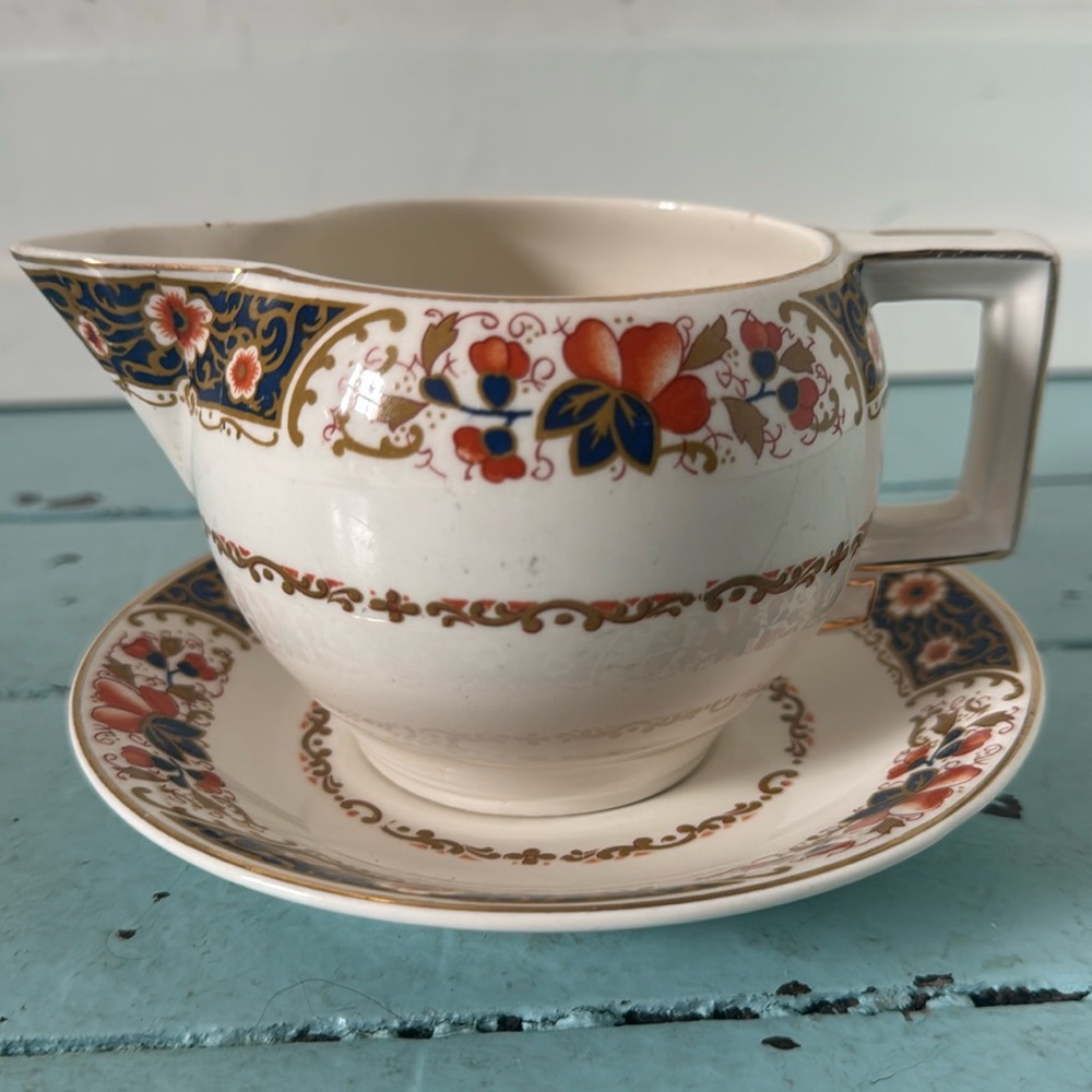 Johnson Bros Pareek Matlock Creamer, Saucer